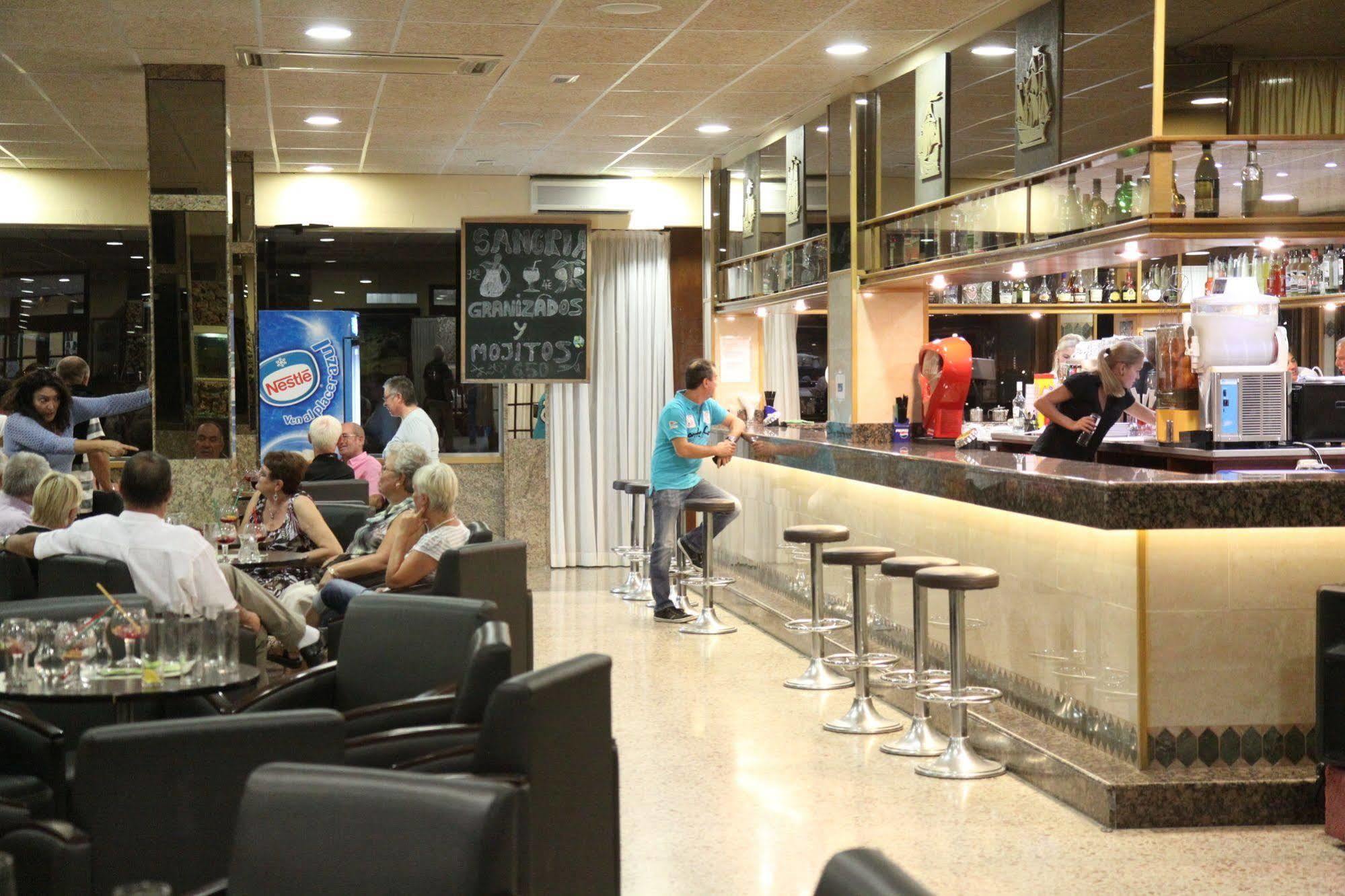 Univers Hotel Roses
